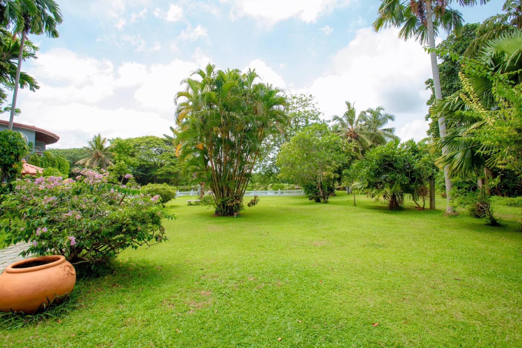 Ayubowan Swiss Lanka Bungalow Resort ベントータ エクステリア 写真