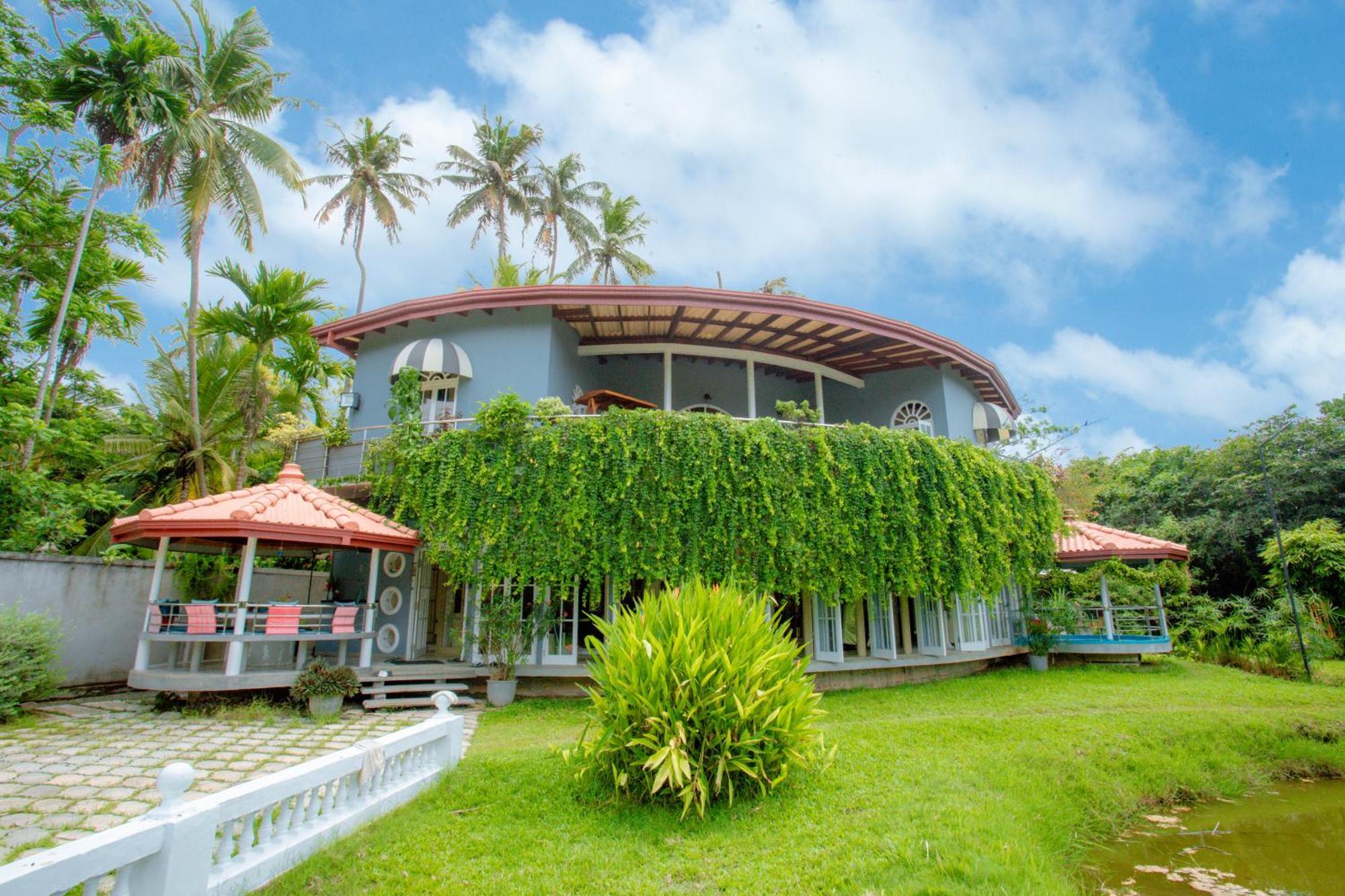 Ayubowan Swiss Lanka Bungalow Resort ベントータ エクステリア 写真