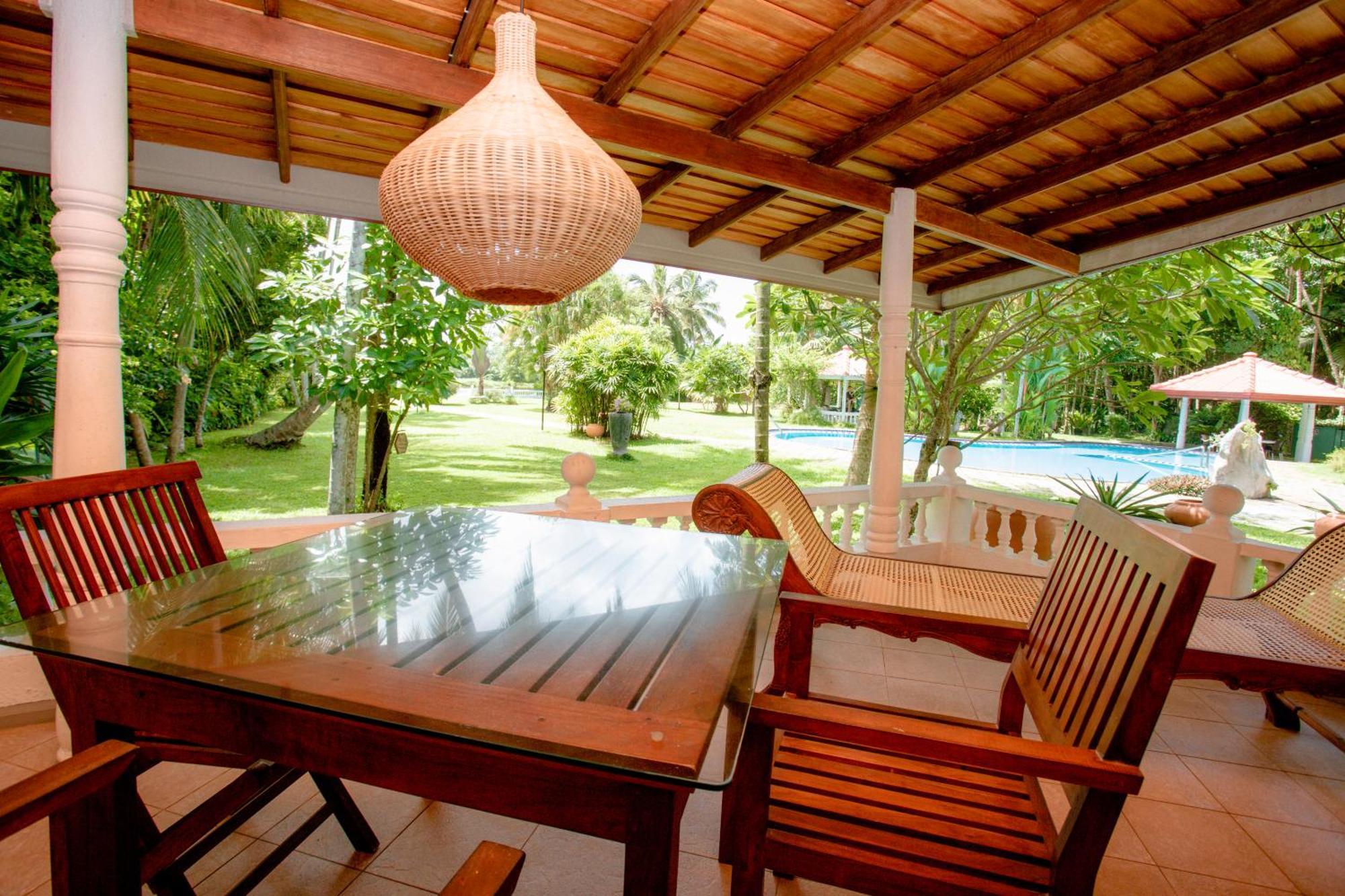Ayubowan Swiss Lanka Bungalow Resort ベントータ エクステリア 写真