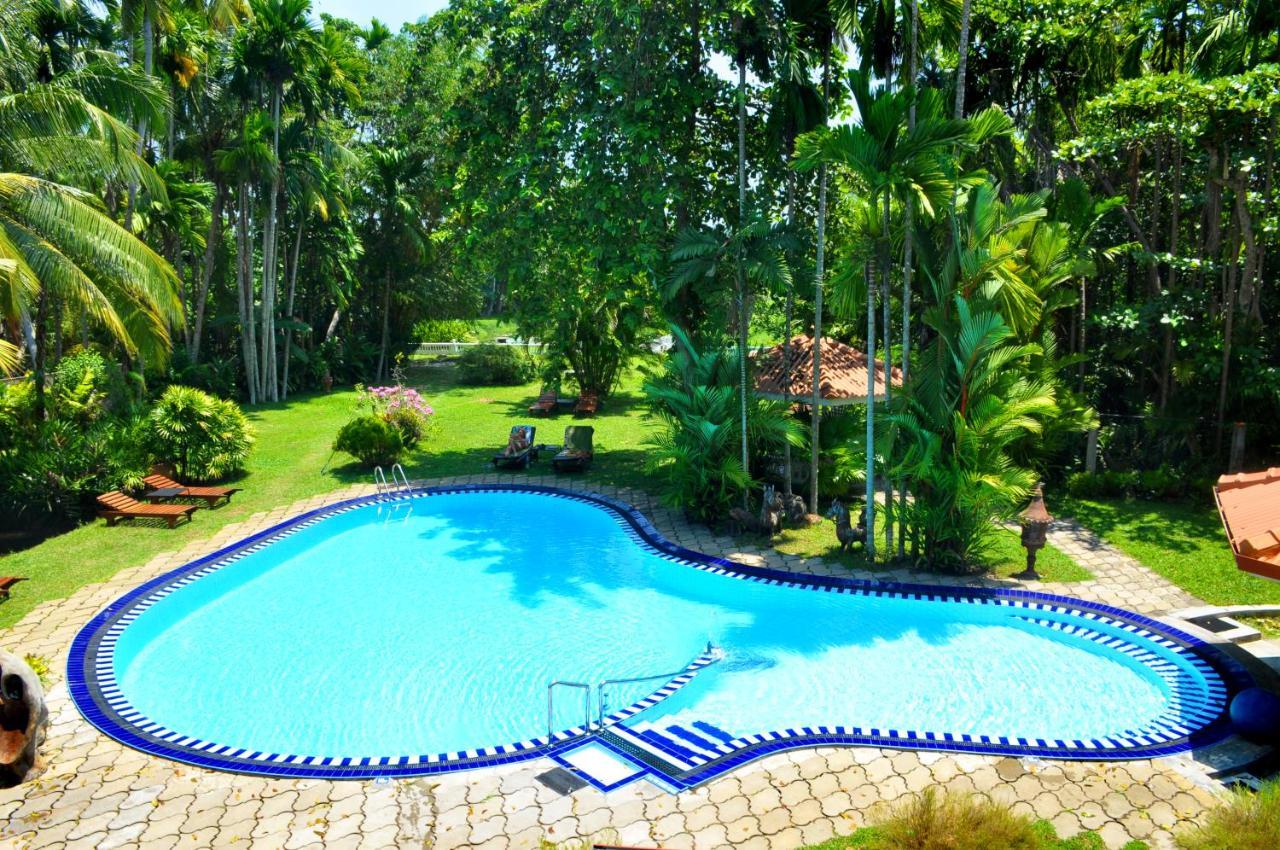 Ayubowan Swiss Lanka Bungalow Resort ベントータ エクステリア 写真
