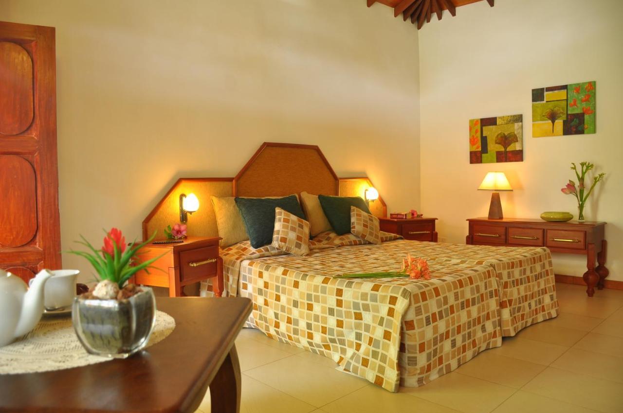 Ayubowan Swiss Lanka Bungalow Resort ベントータ エクステリア 写真