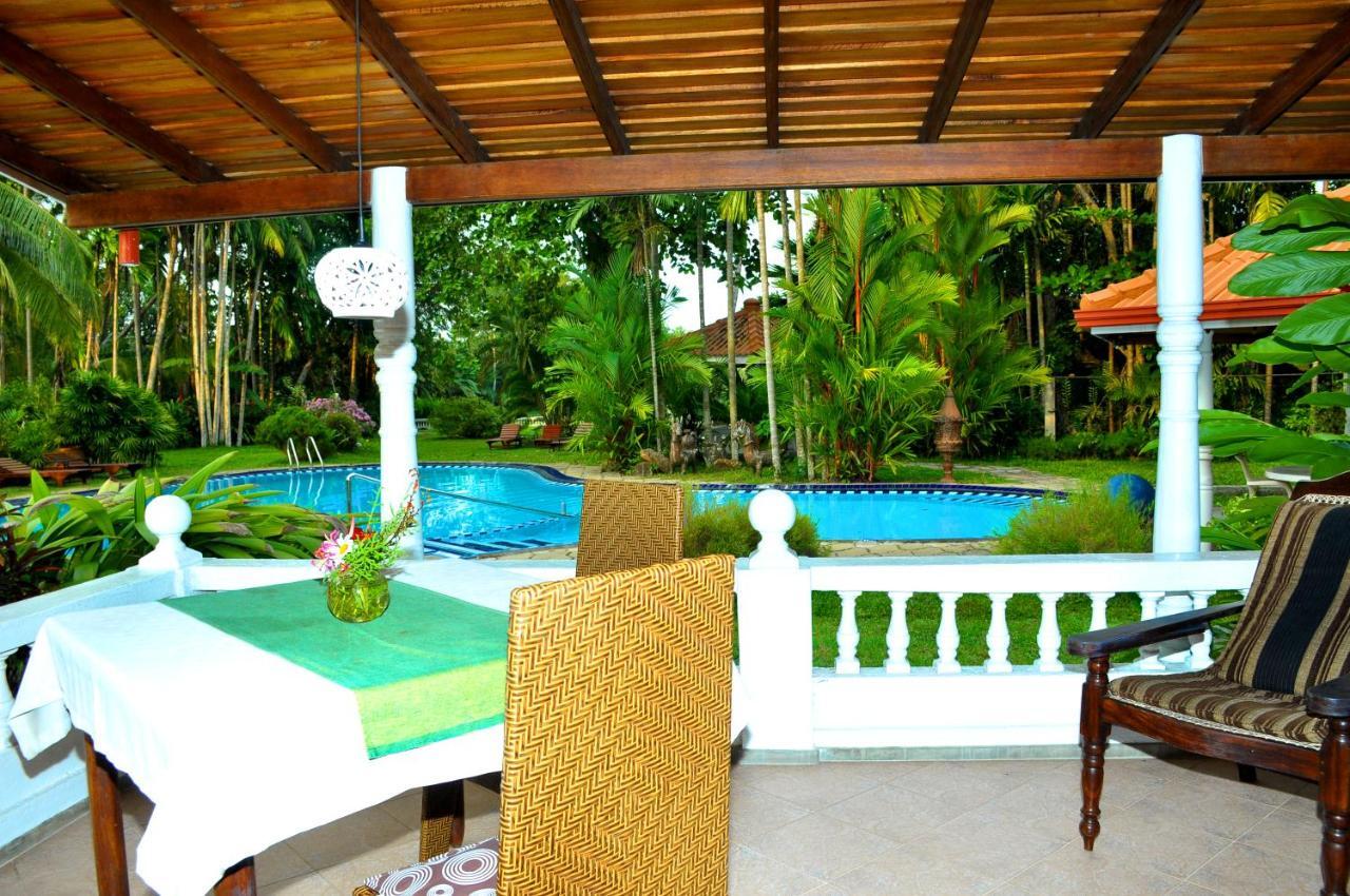 Ayubowan Swiss Lanka Bungalow Resort ベントータ エクステリア 写真