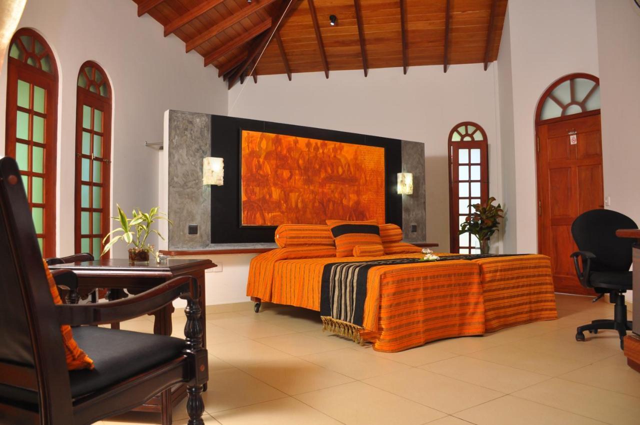 Ayubowan Swiss Lanka Bungalow Resort ベントータ エクステリア 写真