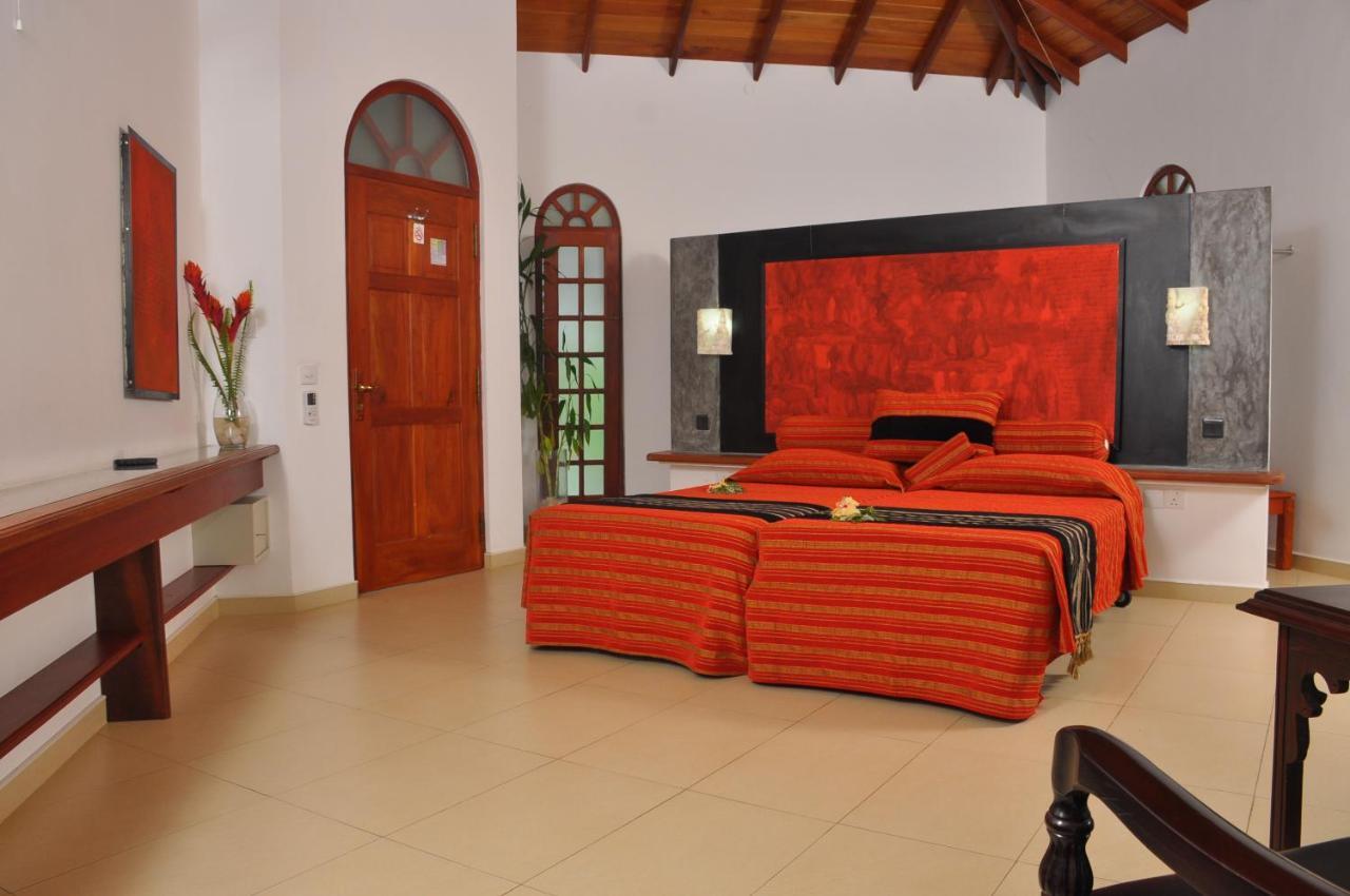 Ayubowan Swiss Lanka Bungalow Resort ベントータ エクステリア 写真